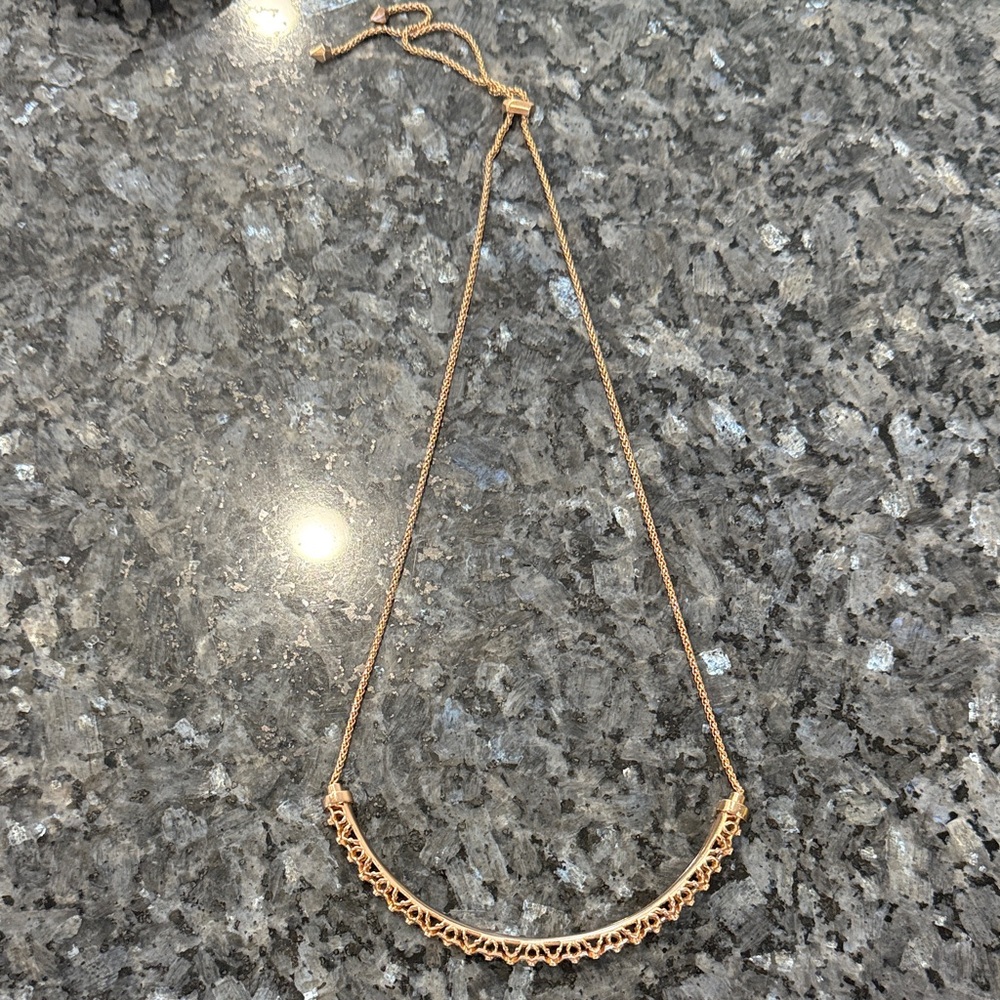 Kendra Scott necklace
